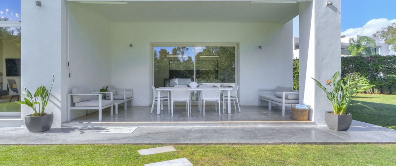 Resale - Villa - Marbella - Guadalmina Baja