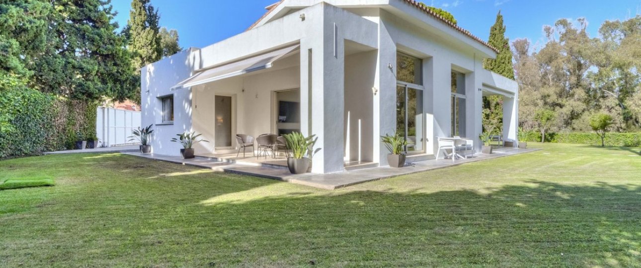 Resale - Villa - Marbella - Guadalmina Baja