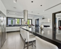 Resale - Villa - Marbella - Guadalmina Baja