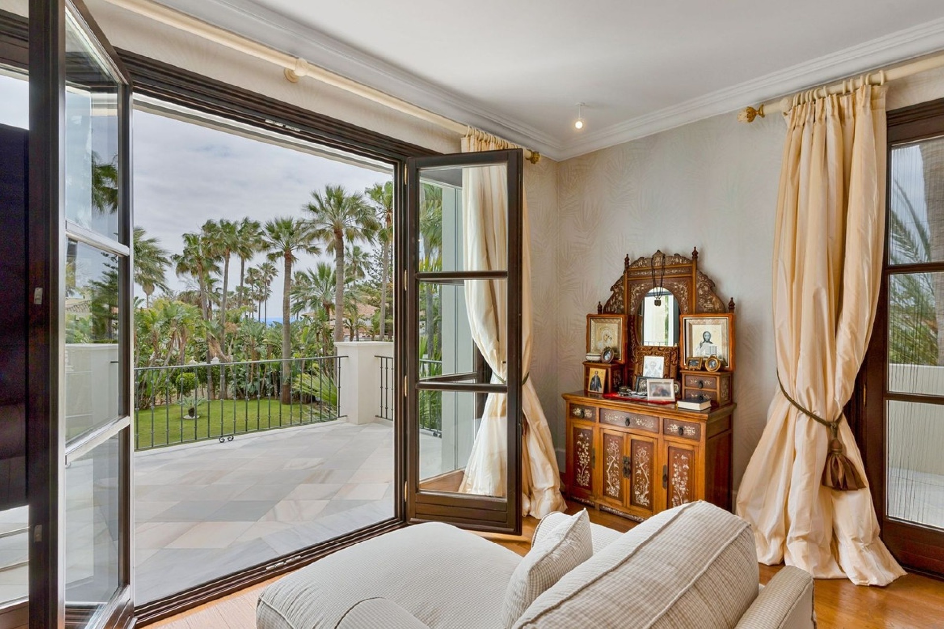 Resale - Villa - Marbella - Guadalmina Baja