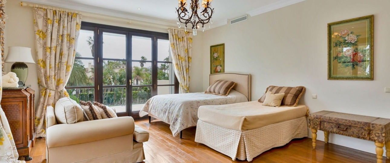 Resale - Villa - Marbella - Guadalmina Baja