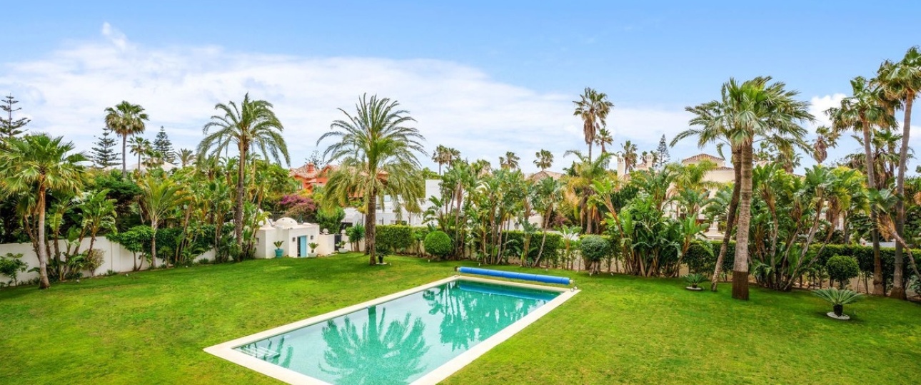 Resale - Villa - Marbella - Guadalmina Baja