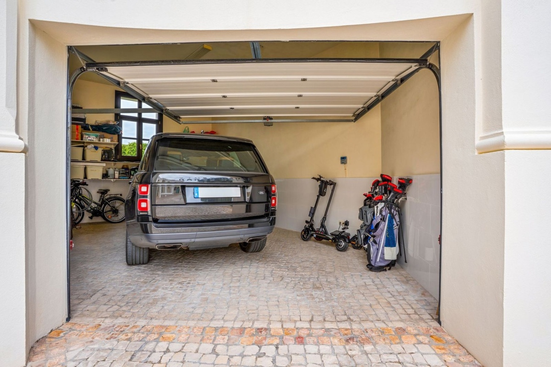 Resale - Villa - Marbella - Guadalmina Baja