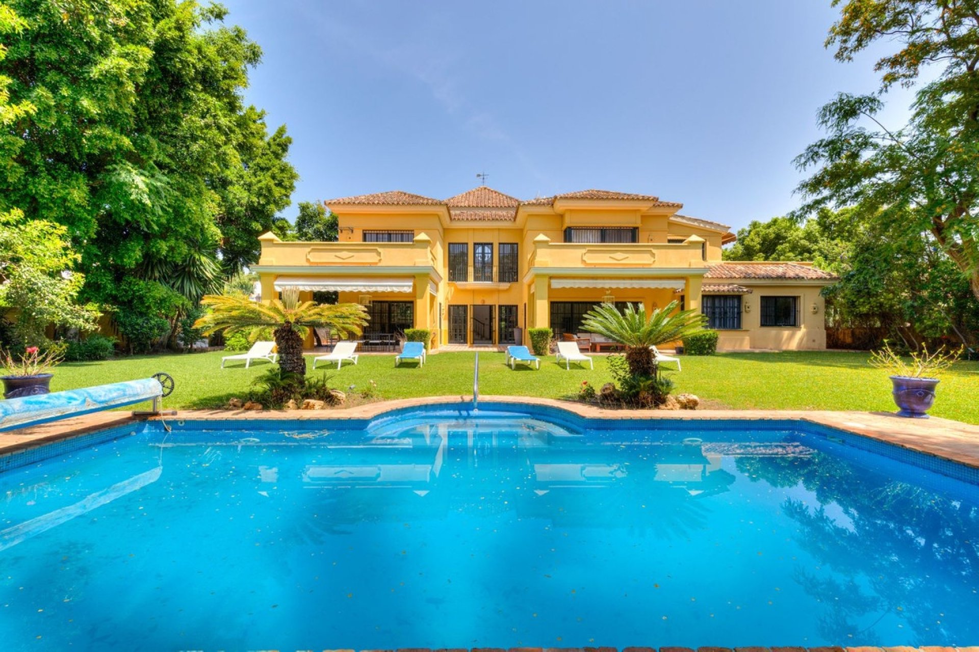Resale - Villa - Marbella - Guadalmina Baja