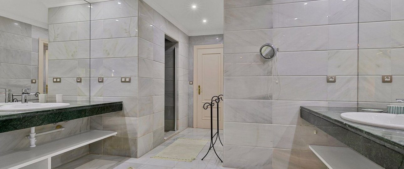 Resale - Villa - Marbella - Guadalmina Baja