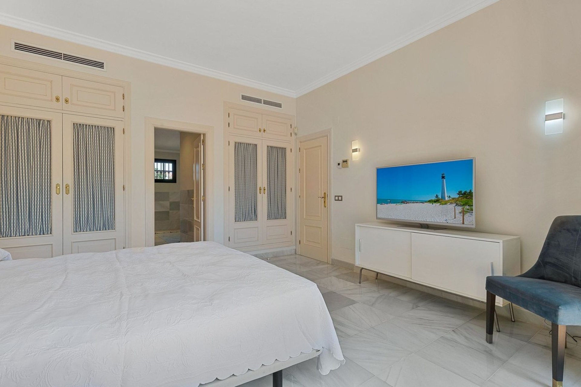 Resale - Villa - Marbella - Guadalmina Baja