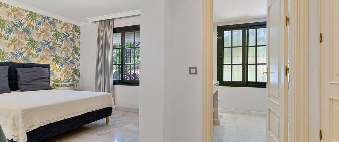 Resale - Villa - Marbella - Guadalmina Baja