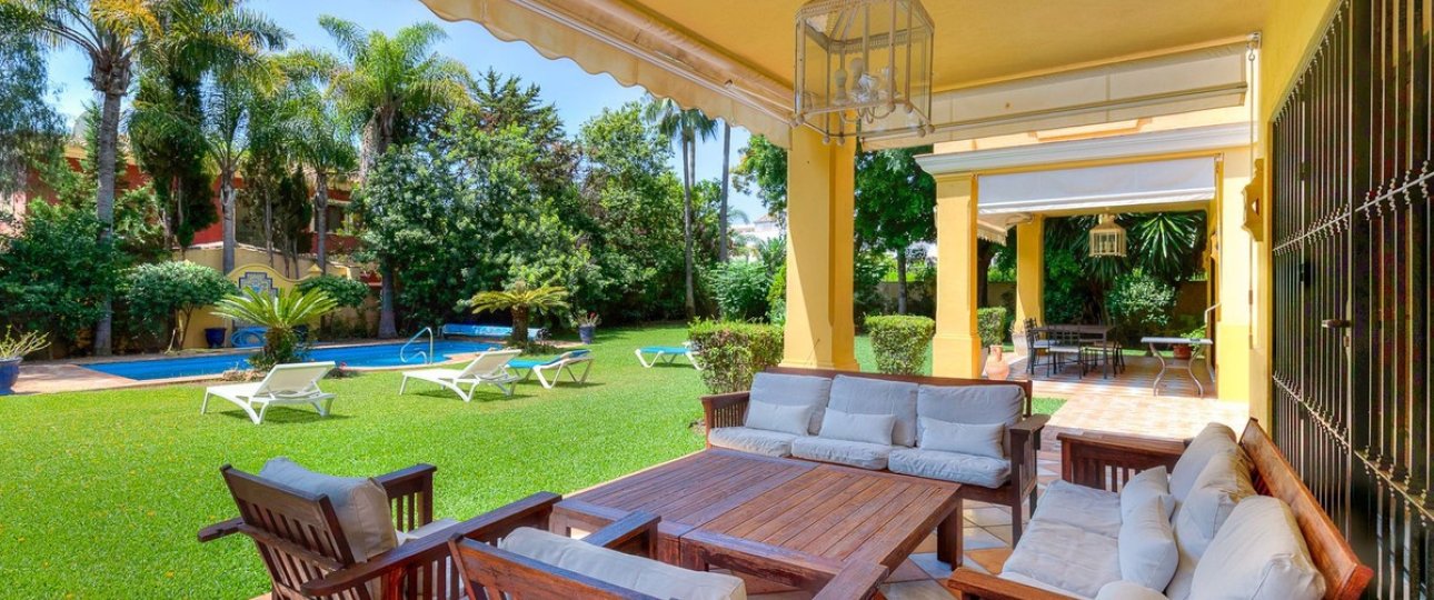 Resale - Villa - Marbella - Guadalmina Baja