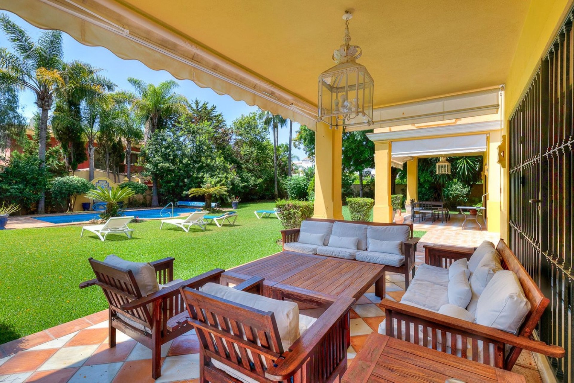 Resale - Villa - Marbella - Guadalmina Baja
