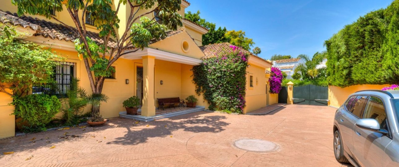 Resale - Villa - Marbella - Guadalmina Baja