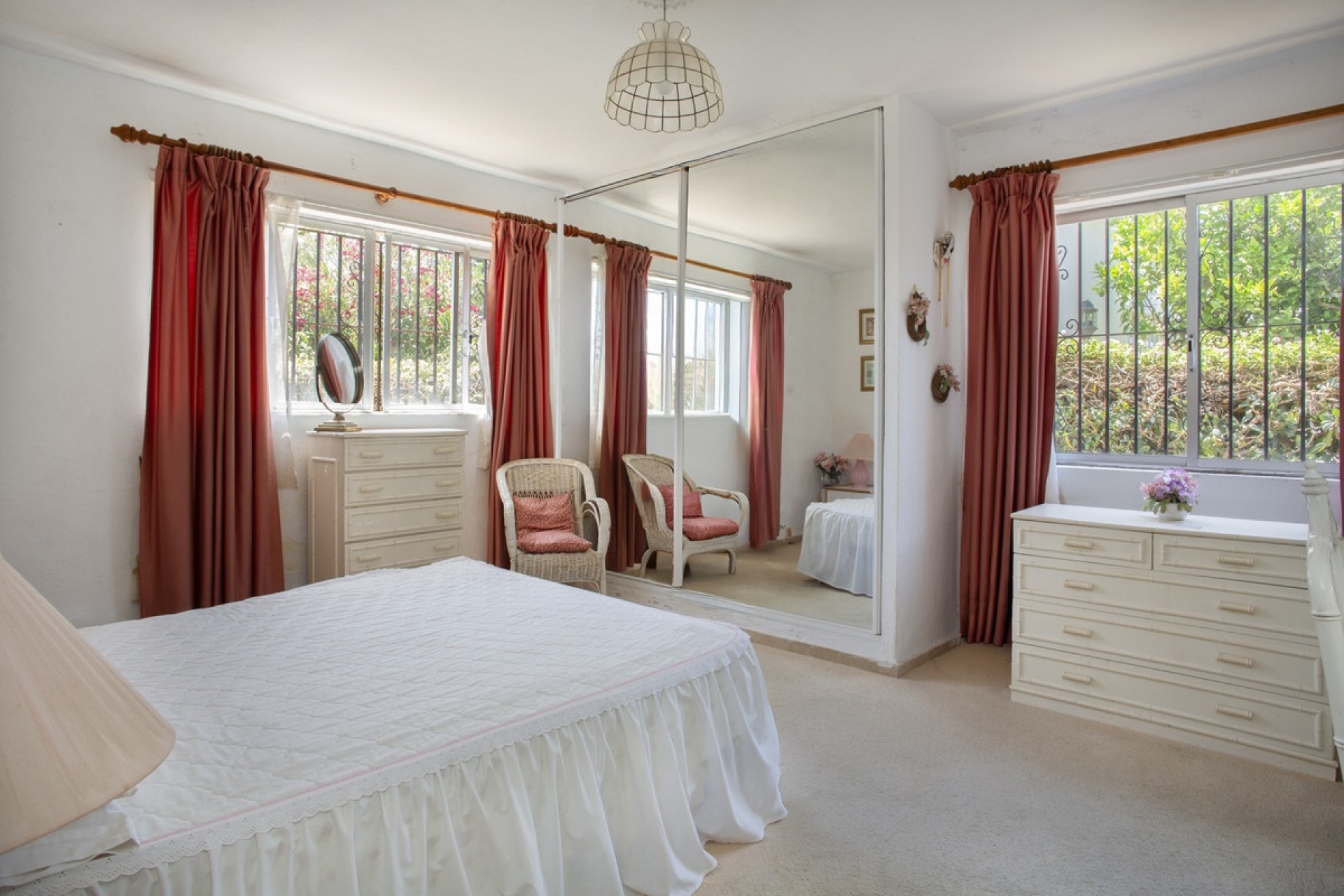 Resale - Villa - Marbella - Guadalmina Baja