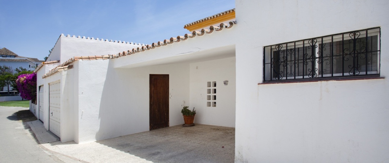 Resale - Villa - Marbella - Guadalmina Baja