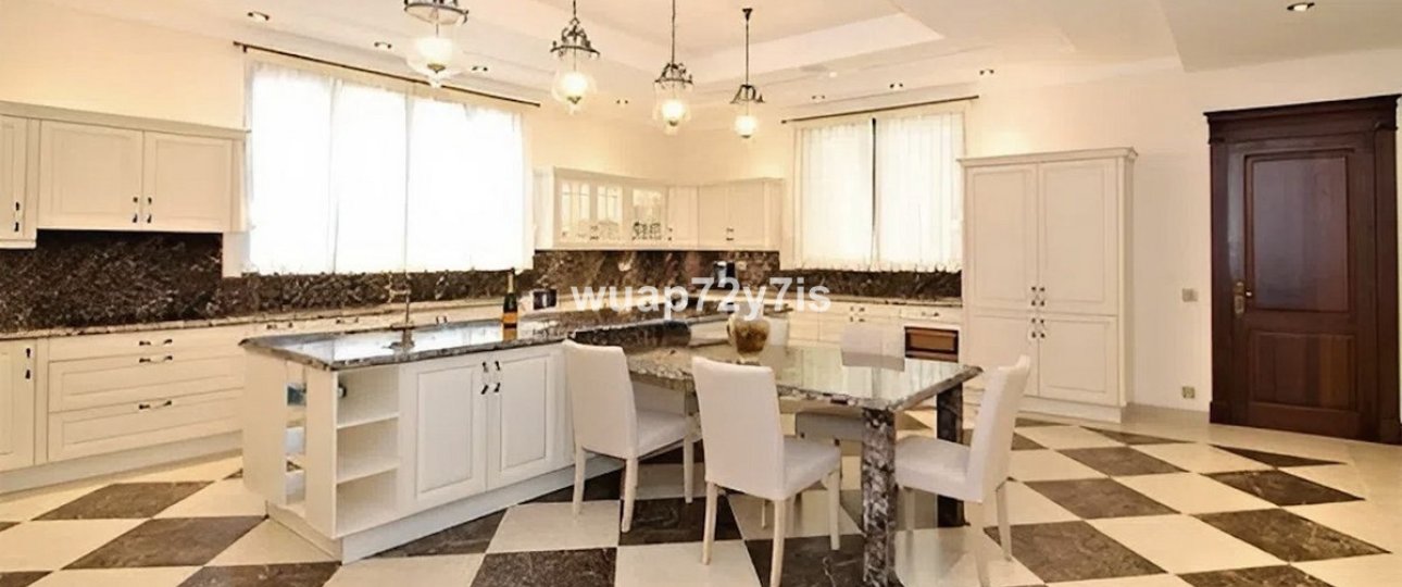 Resale - Villa - Marbella - Guadalmina Baja
