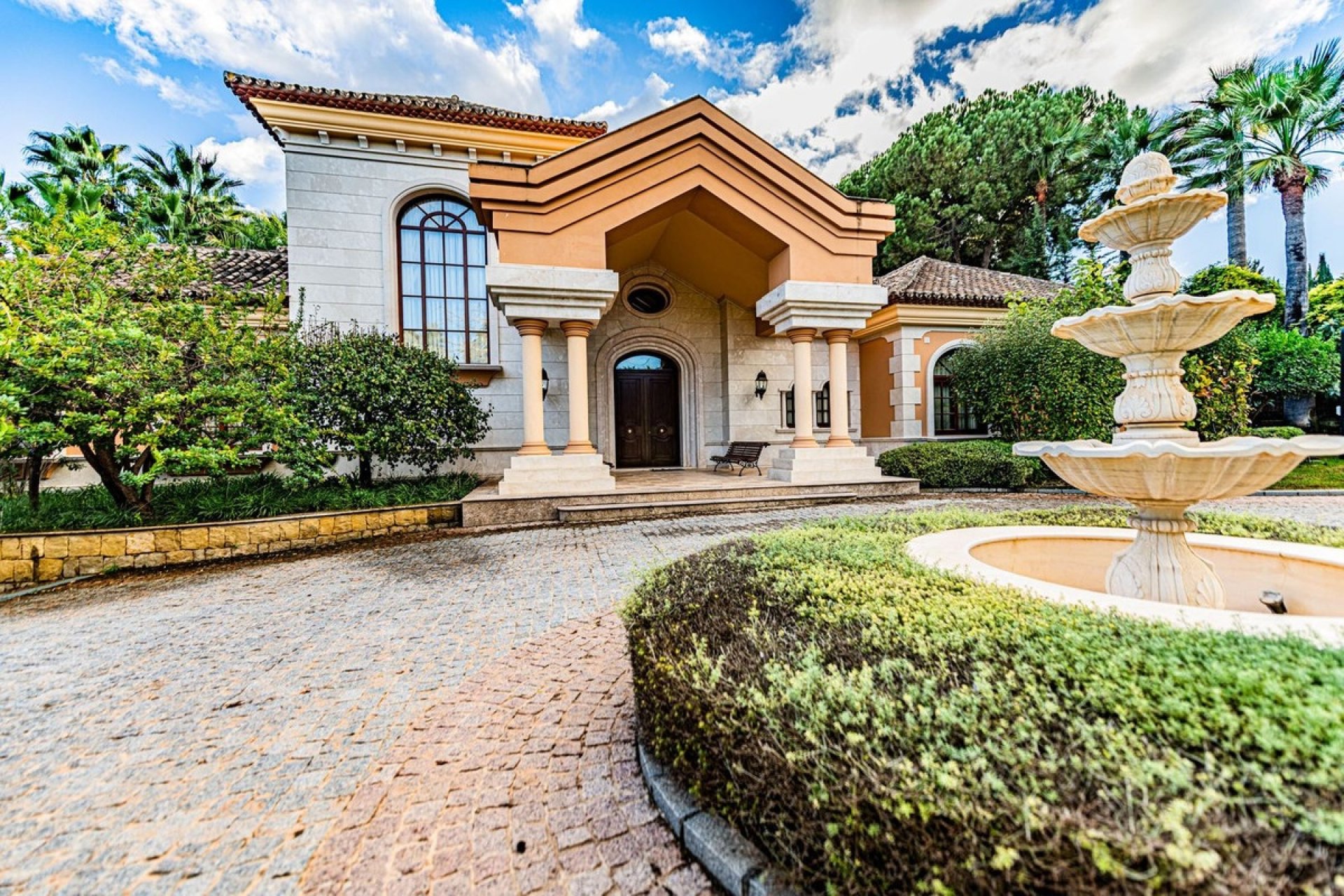 Resale - Villa - Marbella - Guadalmina Baja