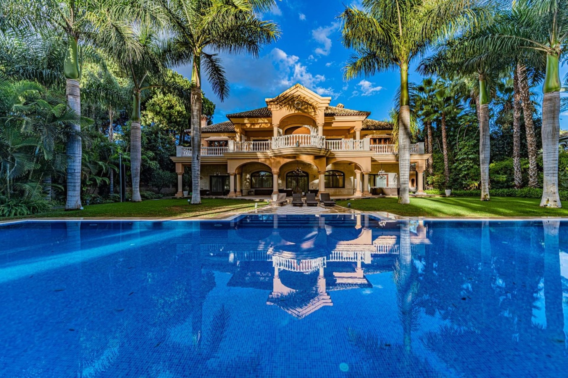 Resale - Villa - Marbella - Guadalmina Baja