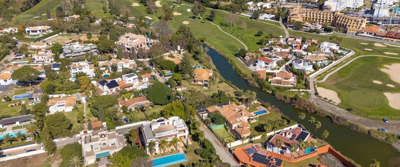 Resale - Villa - Marbella - Guadalmina Baja