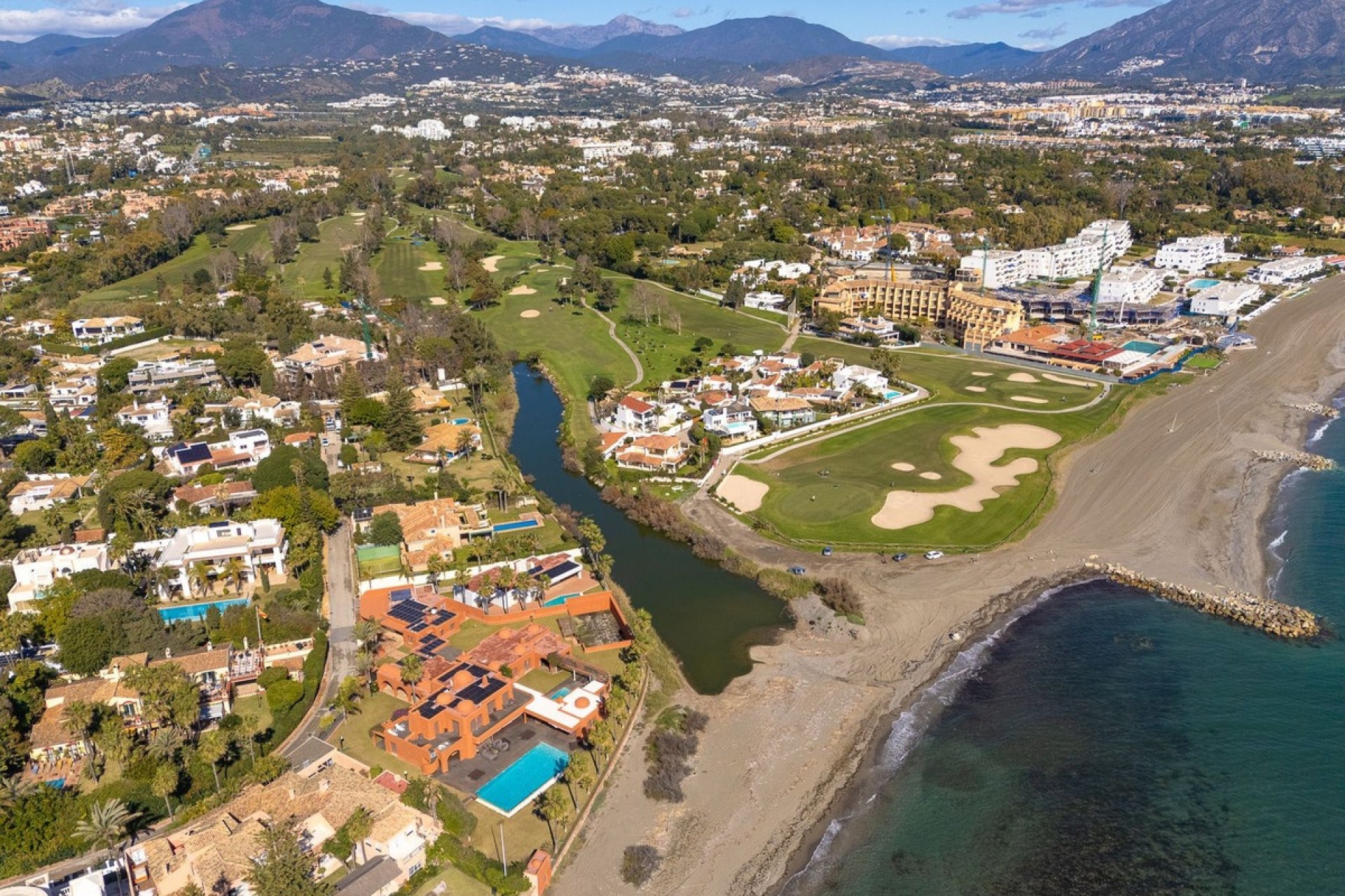 Resale - Villa - Marbella - Guadalmina Baja
