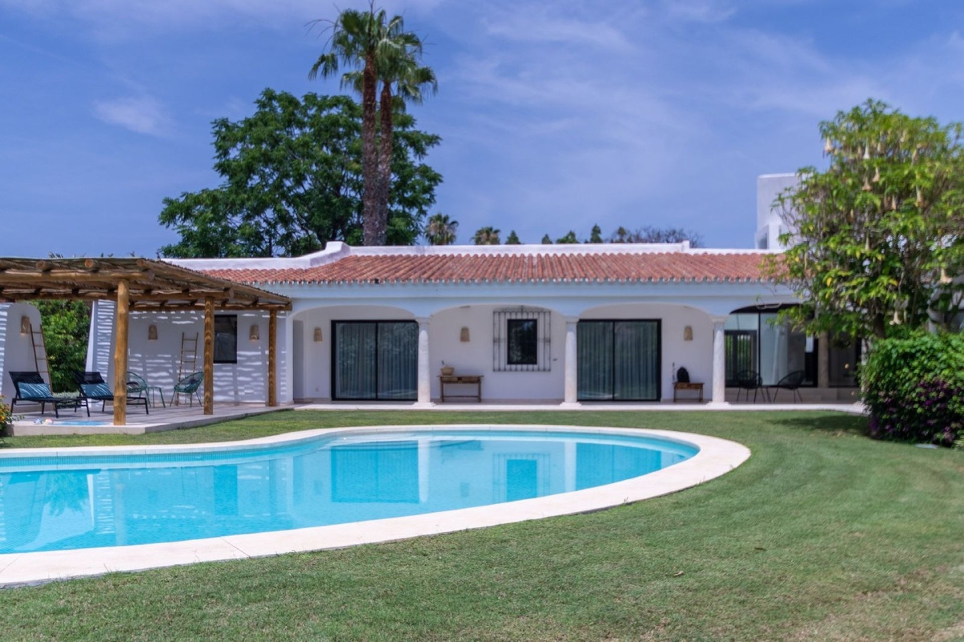 Resale - Villa - Marbella - Guadalmina Baja