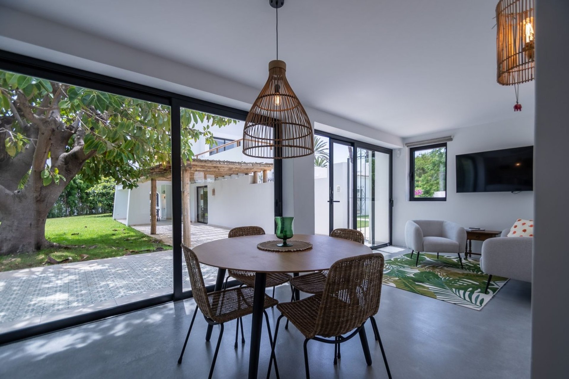 Resale - Villa - Marbella - Guadalmina Baja