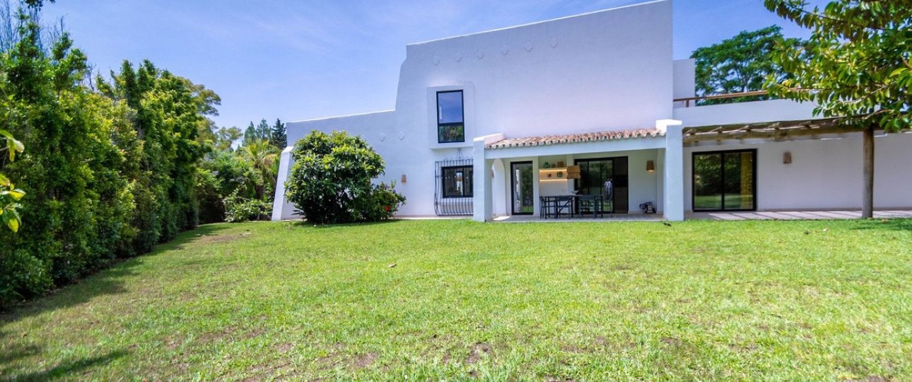 Resale - Villa - Marbella - Guadalmina Baja