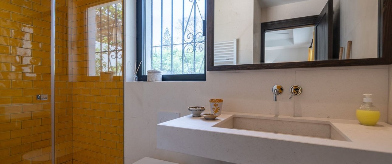 Resale - Villa - Marbella - Guadalmina Baja
