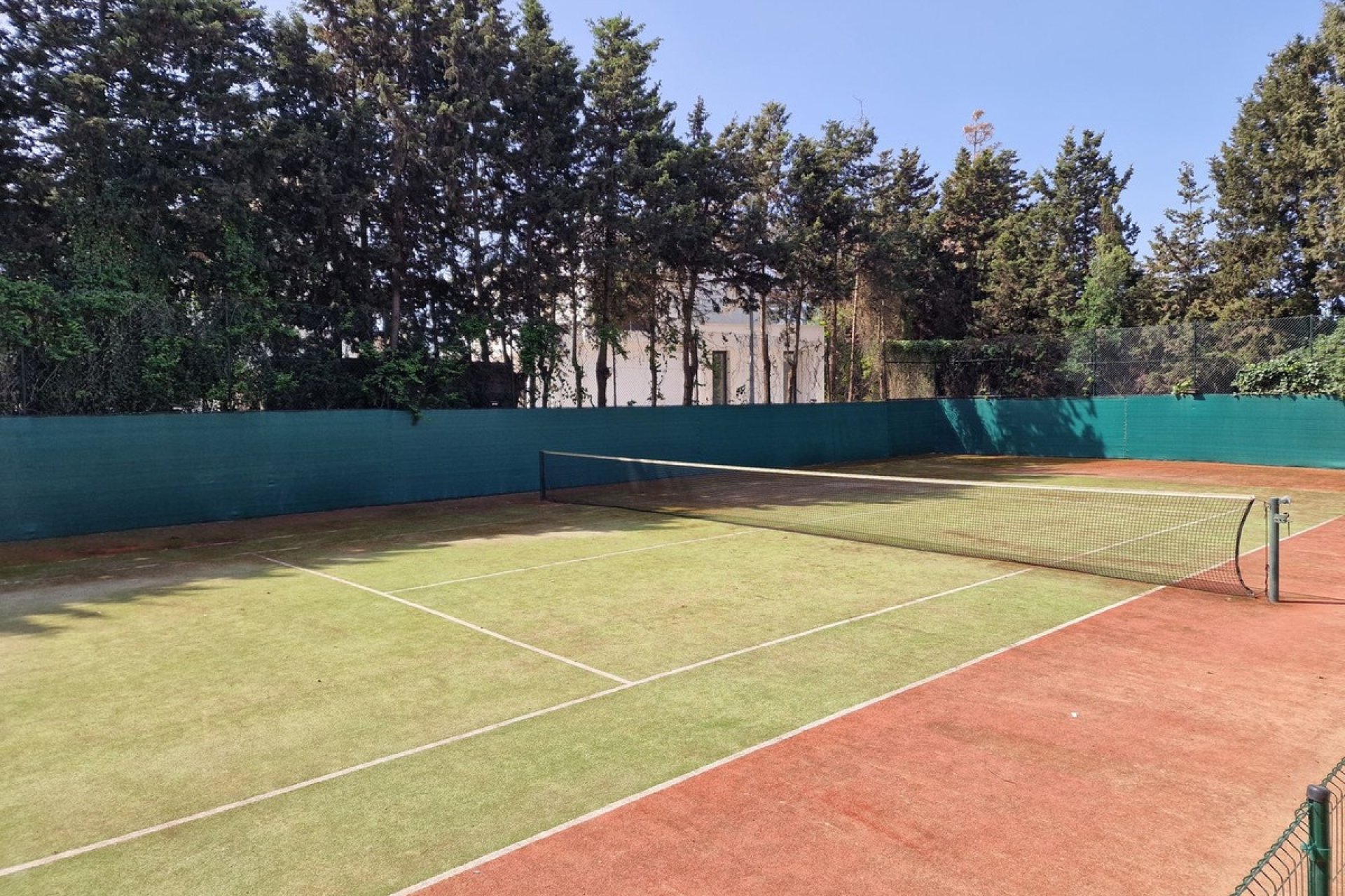 Resale - Villa - Marbella - Guadalmina Baja