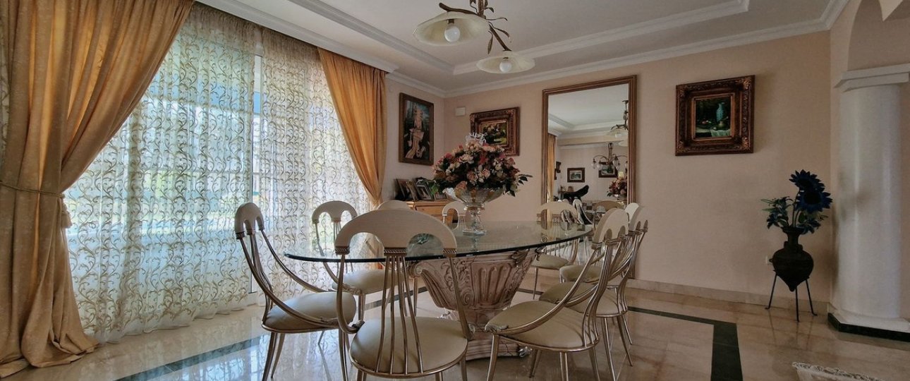 Resale - Villa - Marbella - Guadalmina Baja