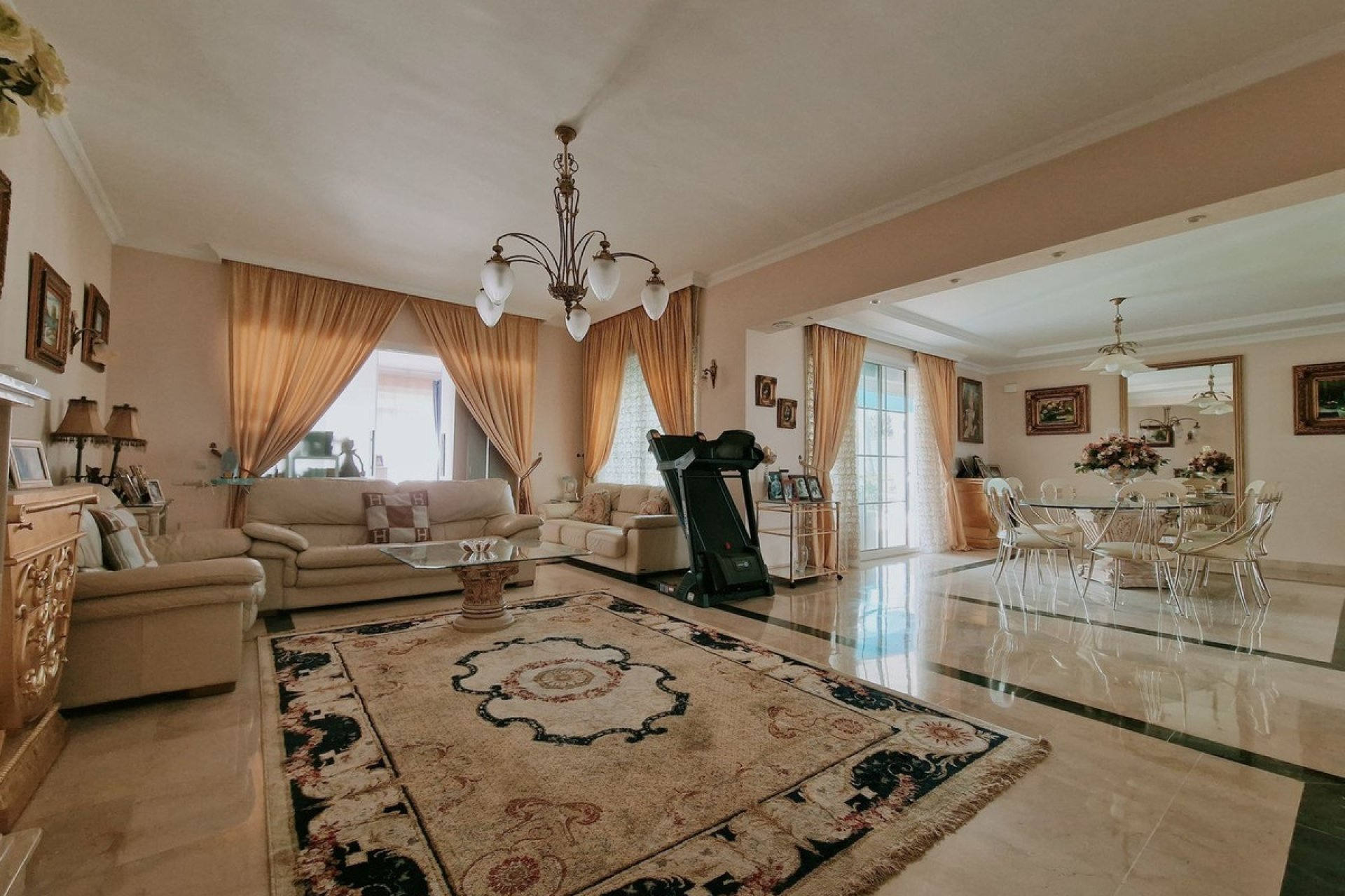 Resale - Villa - Marbella - Guadalmina Baja