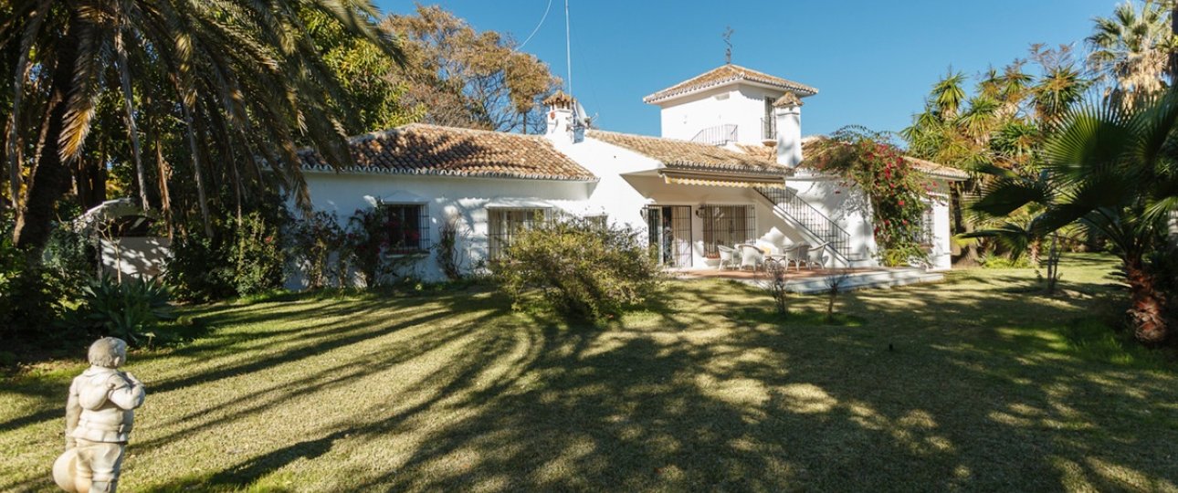 Resale - Villa - Marbella - Guadalmina Baja