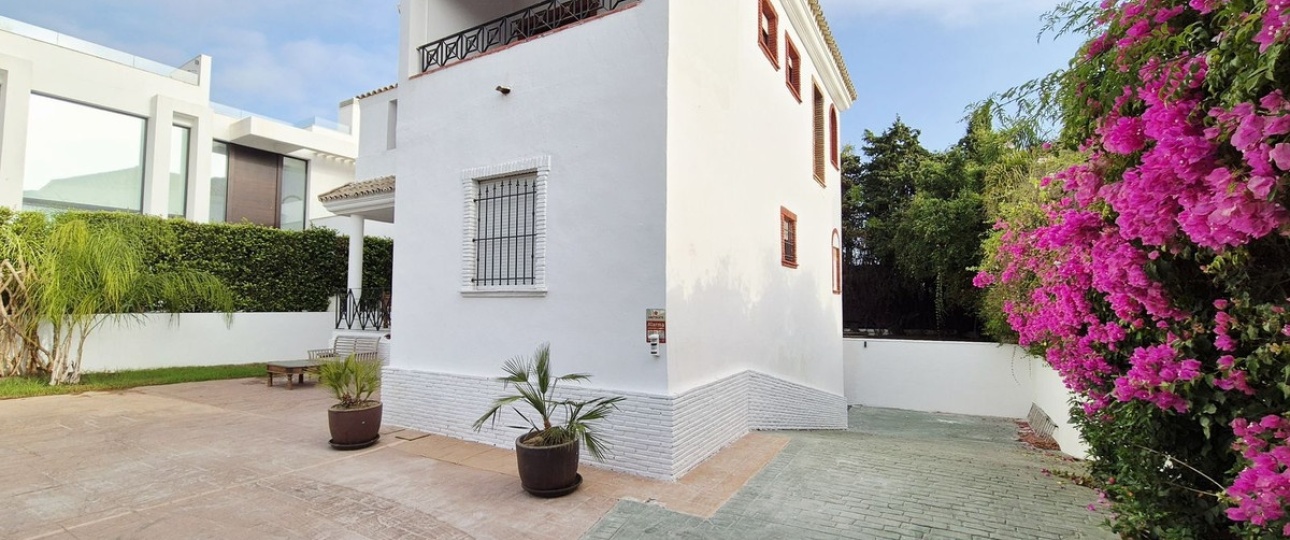 Resale - Villa - Marbella - Guadalmina Baja