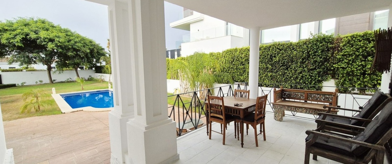 Resale - Villa - Marbella - Guadalmina Baja