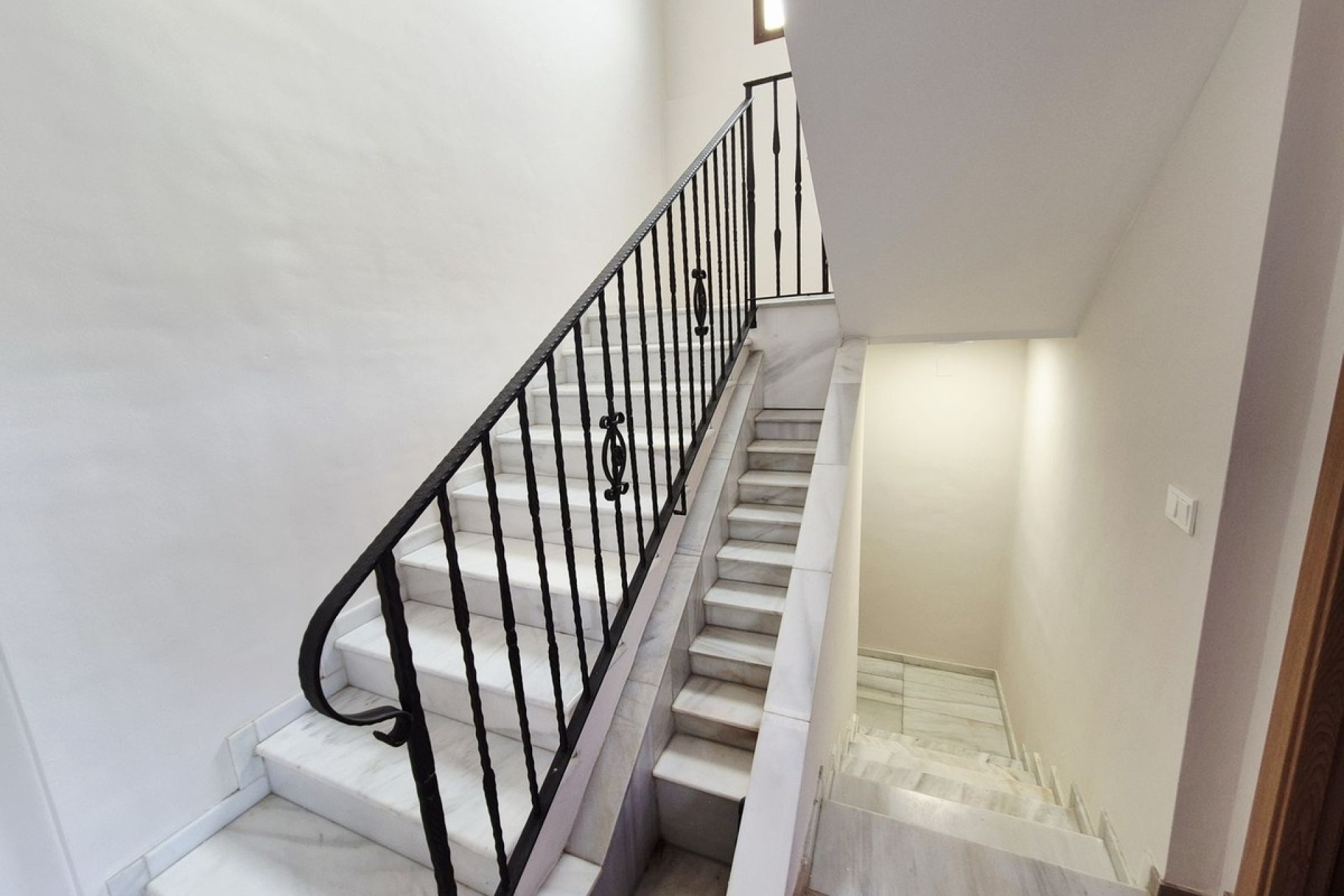 Resale - Villa - Marbella - Guadalmina Baja