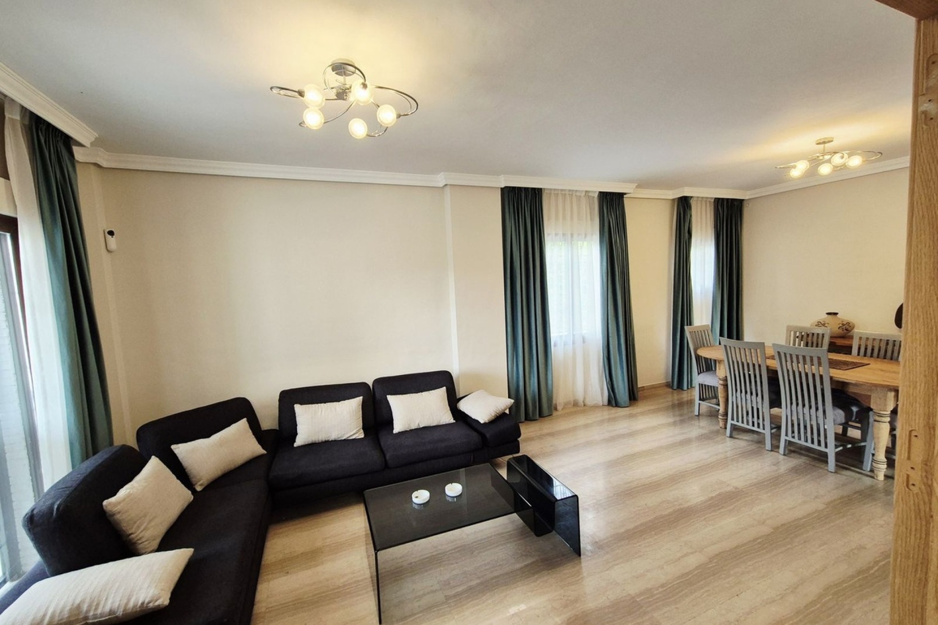Resale - Villa - Marbella - Guadalmina Baja