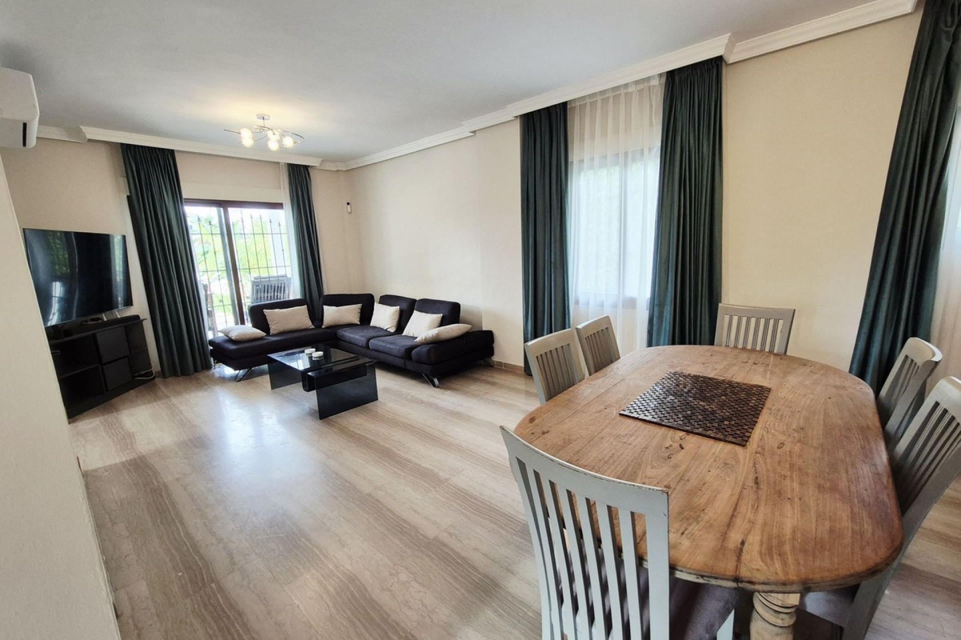 Resale - Villa - Marbella - Guadalmina Baja