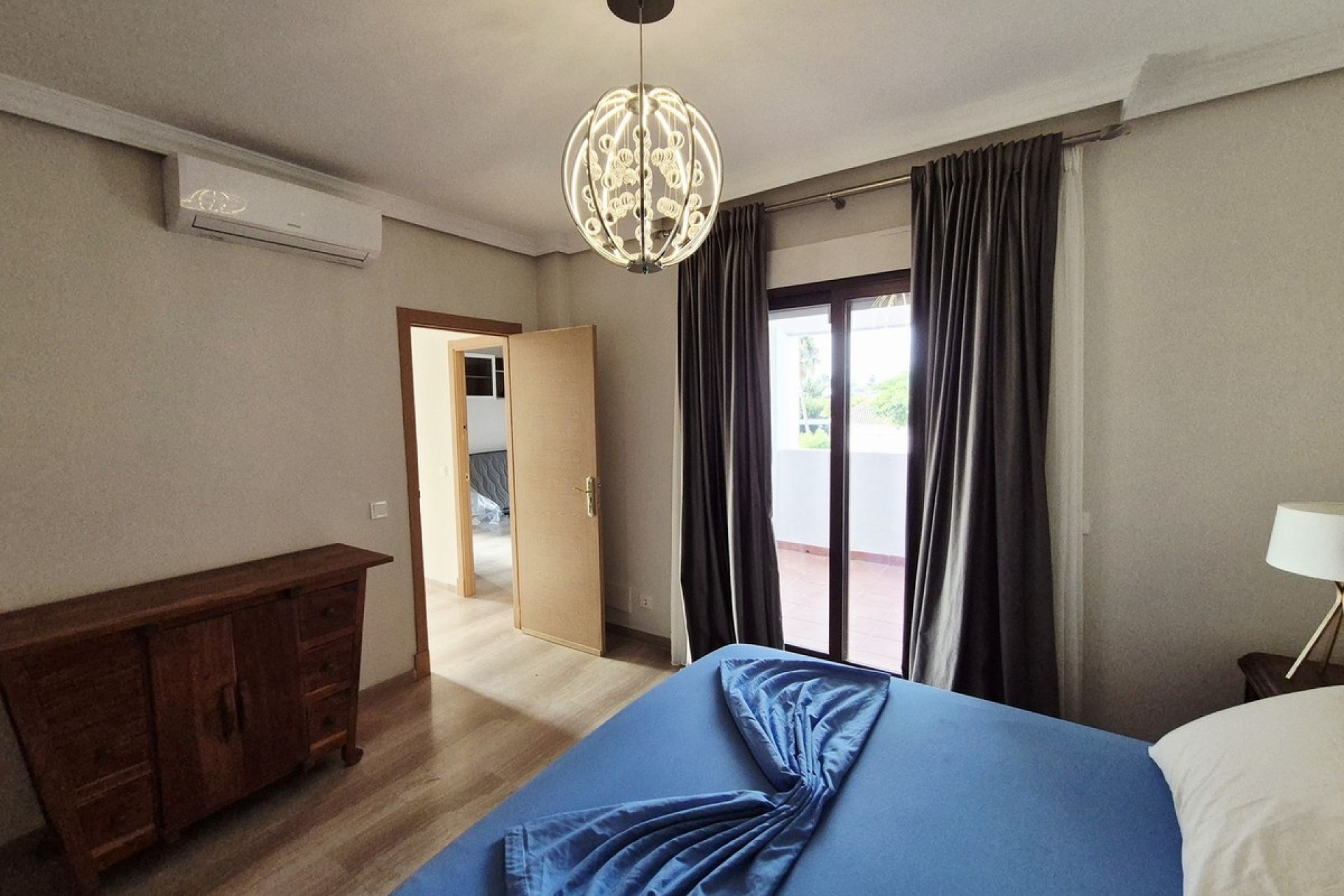 Resale - Villa - Marbella - Guadalmina Baja