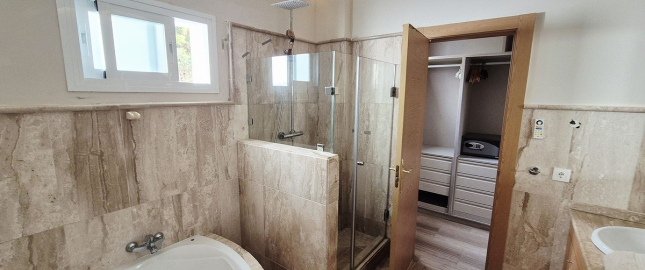 Resale - Villa - Marbella - Guadalmina Baja
