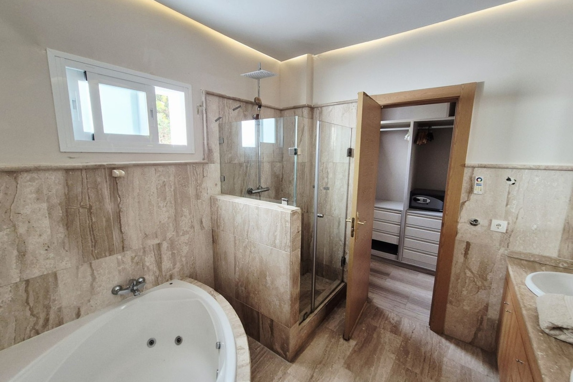Resale - Villa - Marbella - Guadalmina Baja