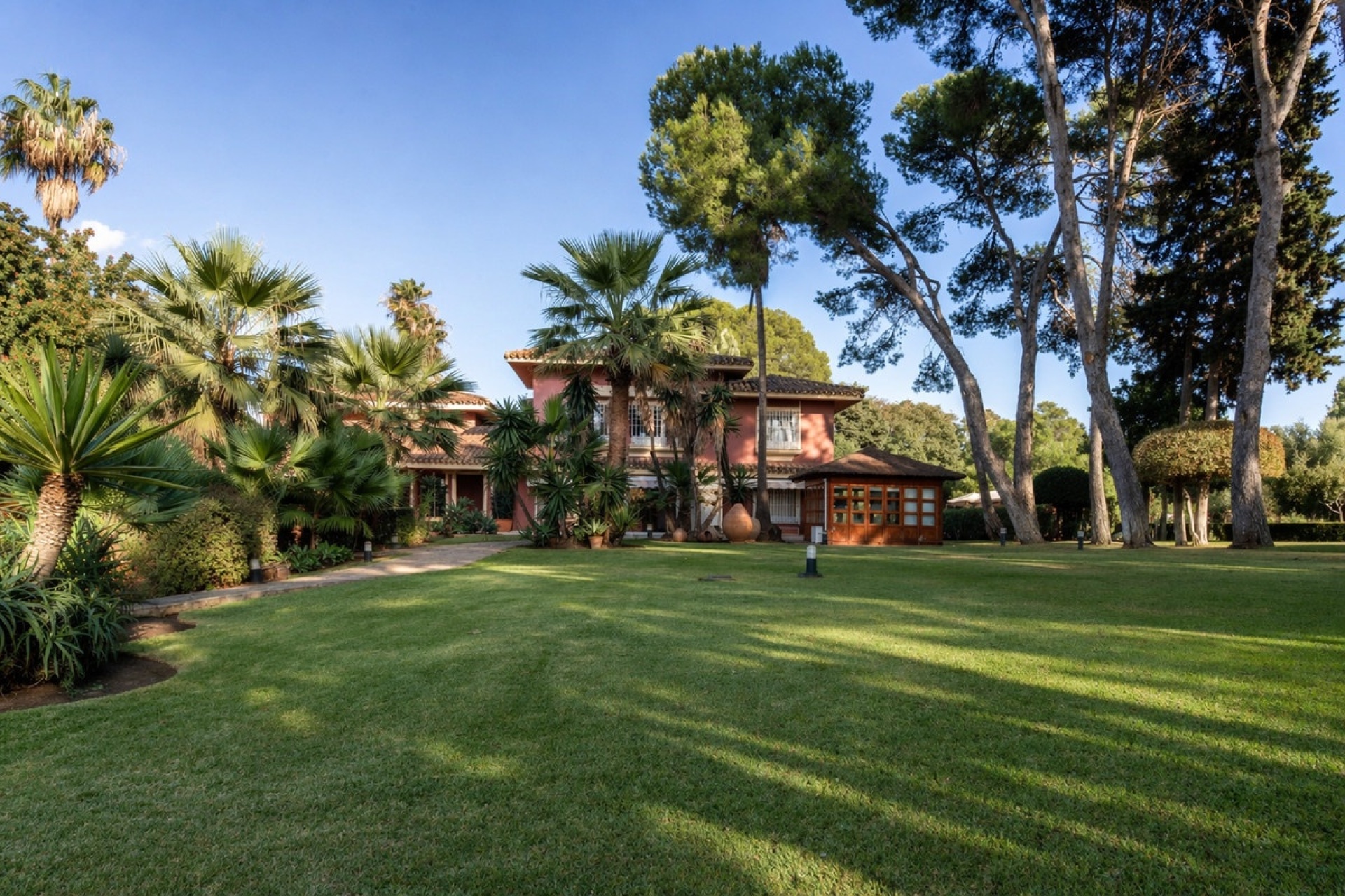 Resale - Villa - Marbella - Guadalmina Baja