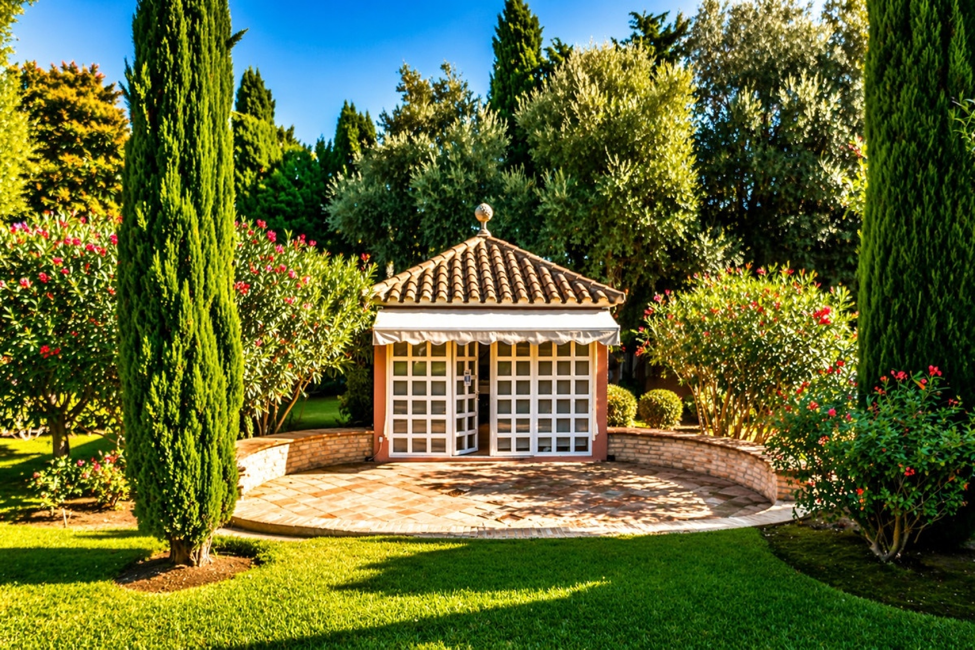 Resale - Villa - Marbella - Guadalmina Baja