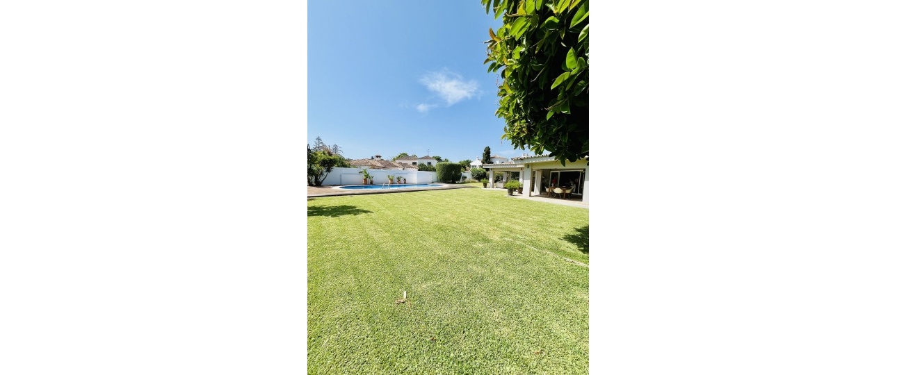 Resale - Villa - Marbella - Guadalmina Baja