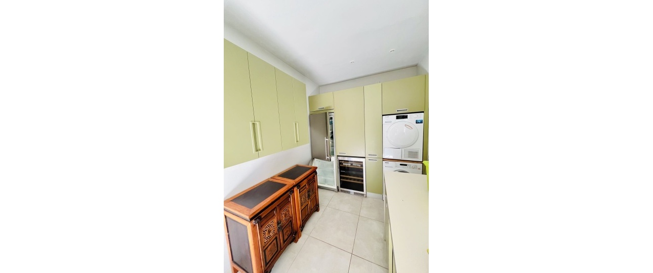 Resale - Villa - Marbella - Guadalmina Baja