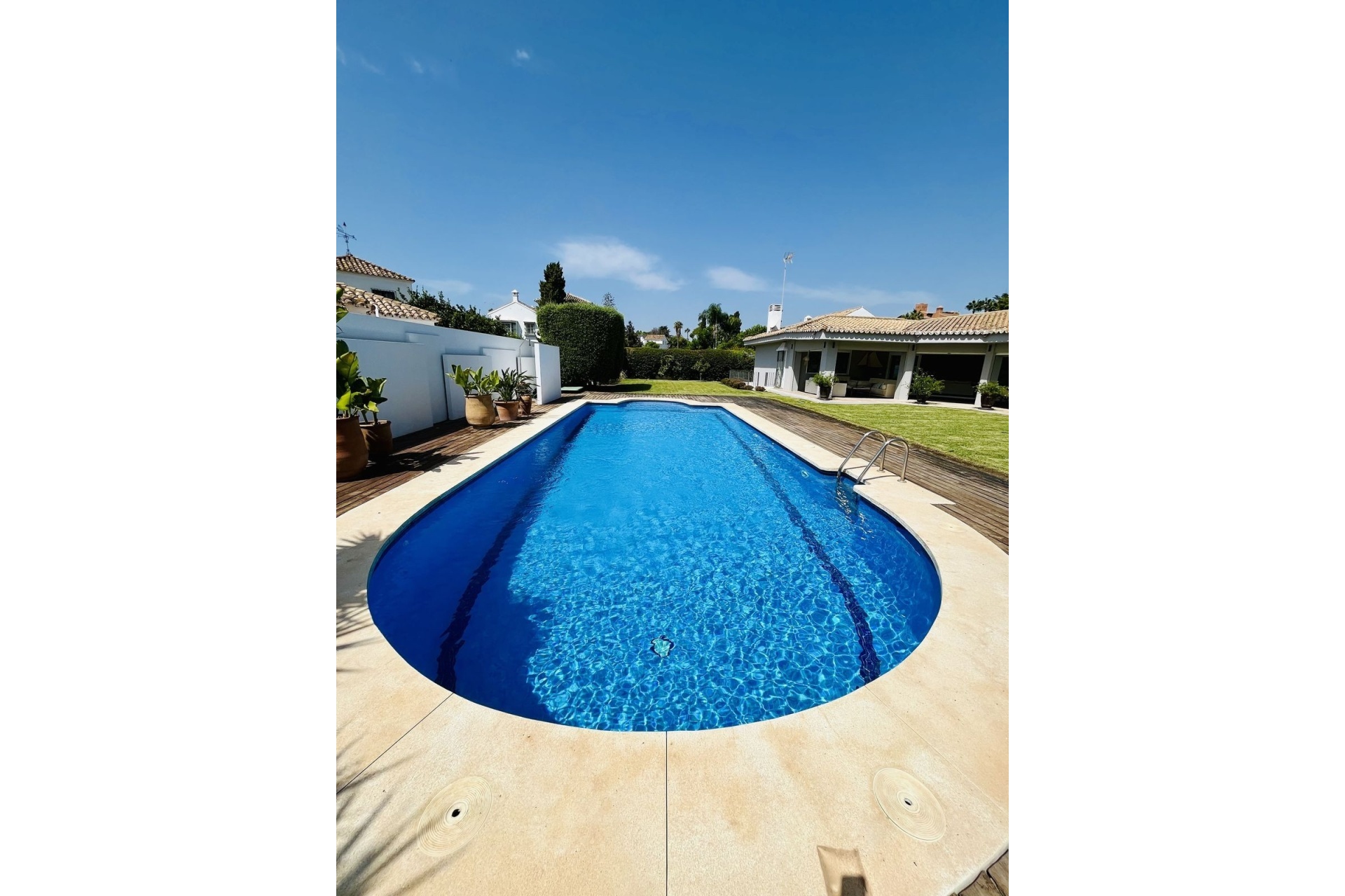 Resale - Villa - Marbella - Guadalmina Baja