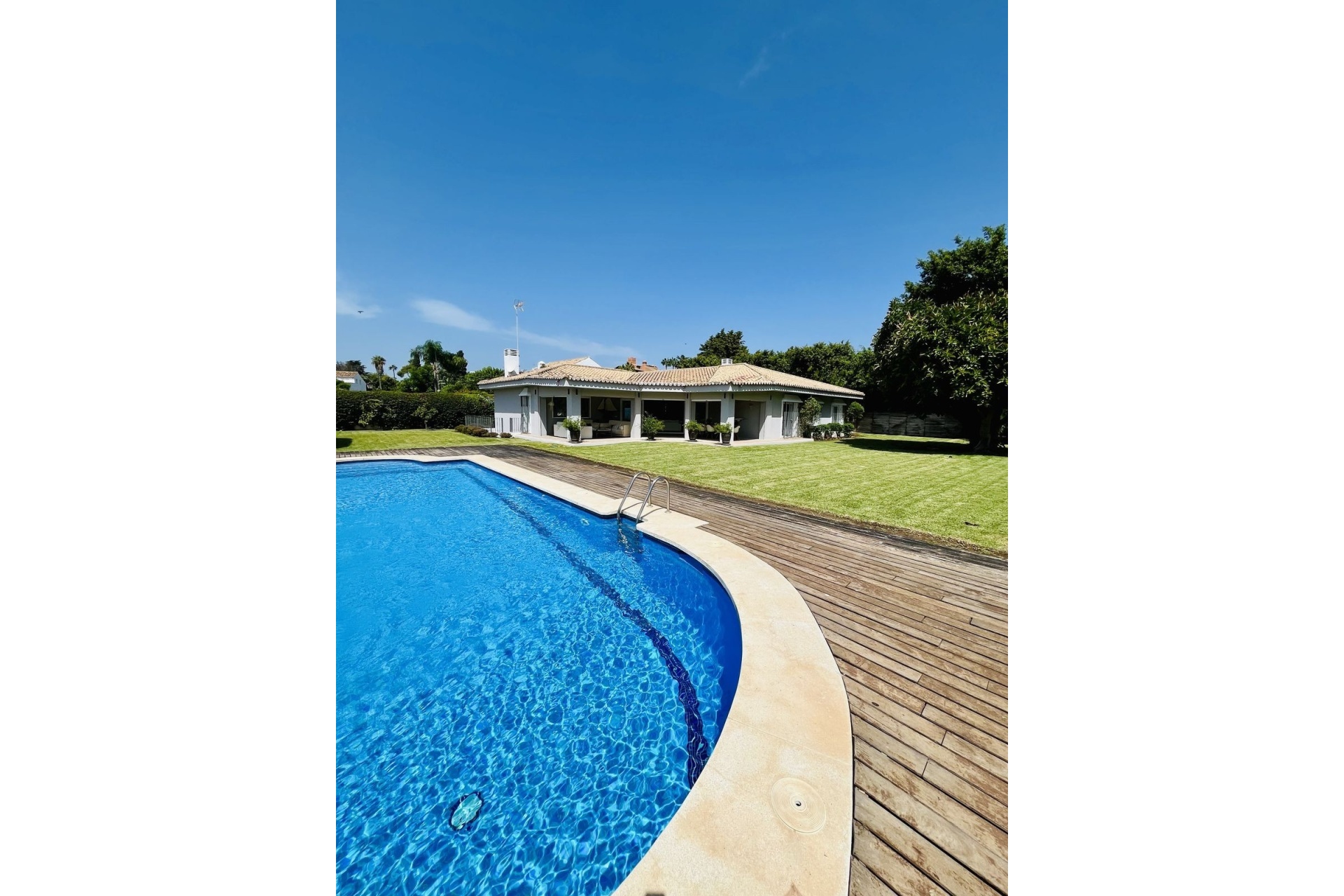 Resale - Villa - Marbella - Guadalmina Baja