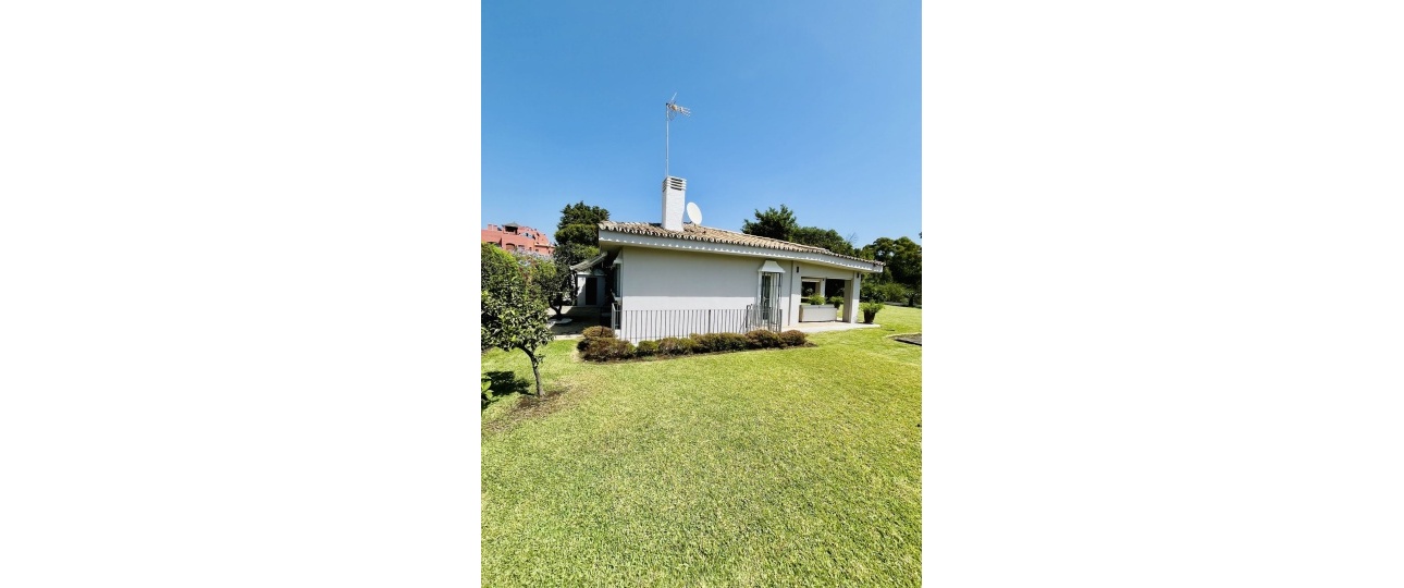 Resale - Villa - Marbella - Guadalmina Baja