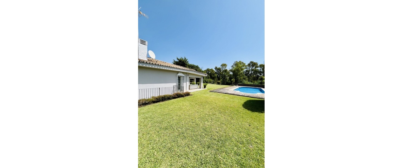 Resale - Villa - Marbella - Guadalmina Baja