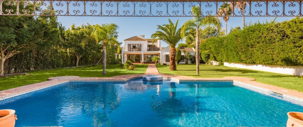 Resale - Villa - Marbella - Guadalmina Baja