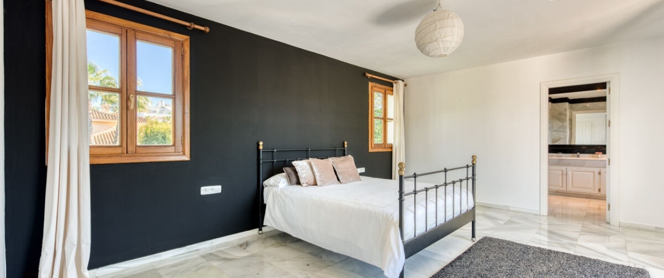 Resale - Villa - Marbella - Guadalmina Baja