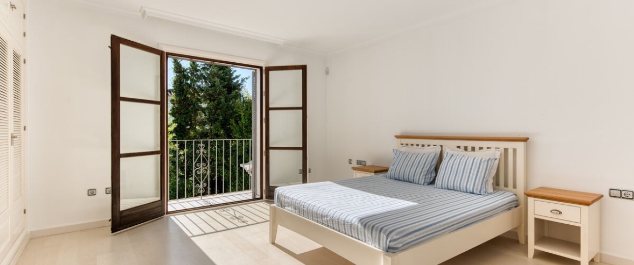 Resale - Villa - Marbella - Guadalmina Baja