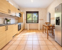 Resale - Villa - Marbella - Guadalmina Baja