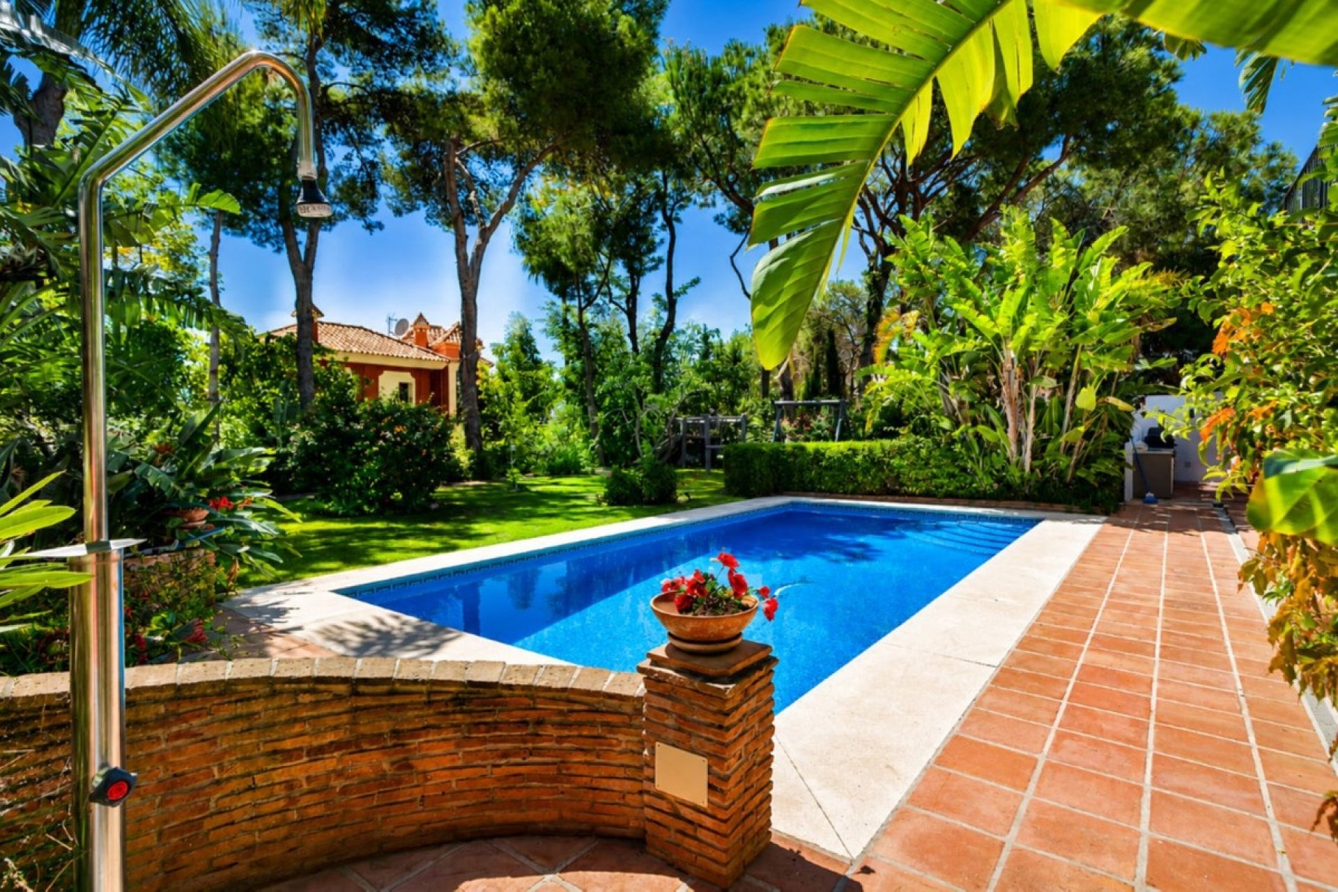 Resale - Villa - Marbella - Hacienda Las Chapas
